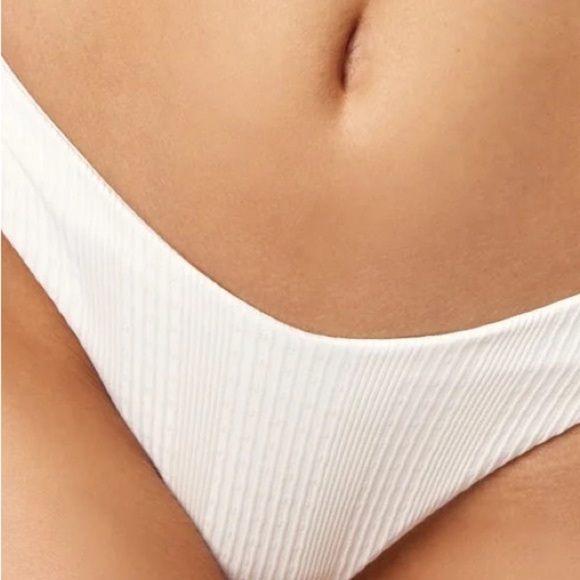 🌻NEW w.tag L*Space White Pointelle Ribbed Cabana Bitsy Bikini Bottom Size L $88 - Picture 3 of 10
